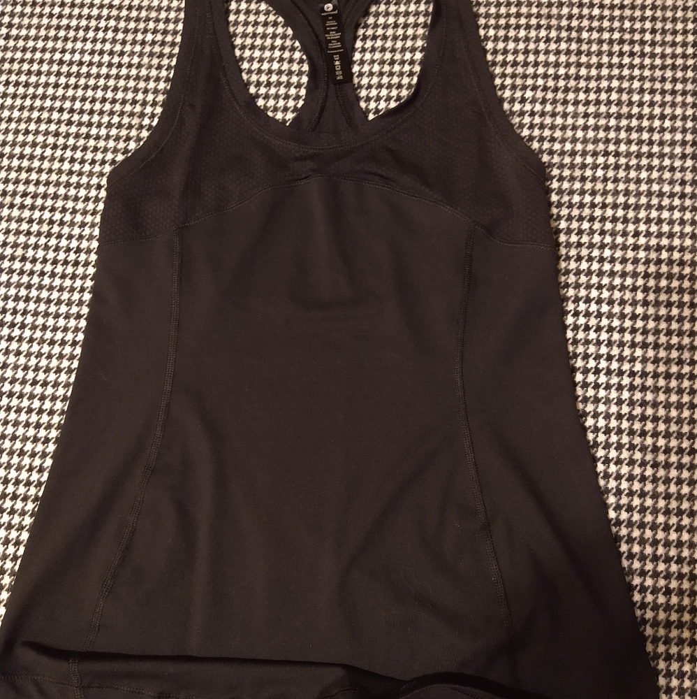 Size medium women's 90 degree exercise top